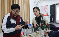 展教师风采 促教学发展——郑州新奇中学优质课大赛纪实